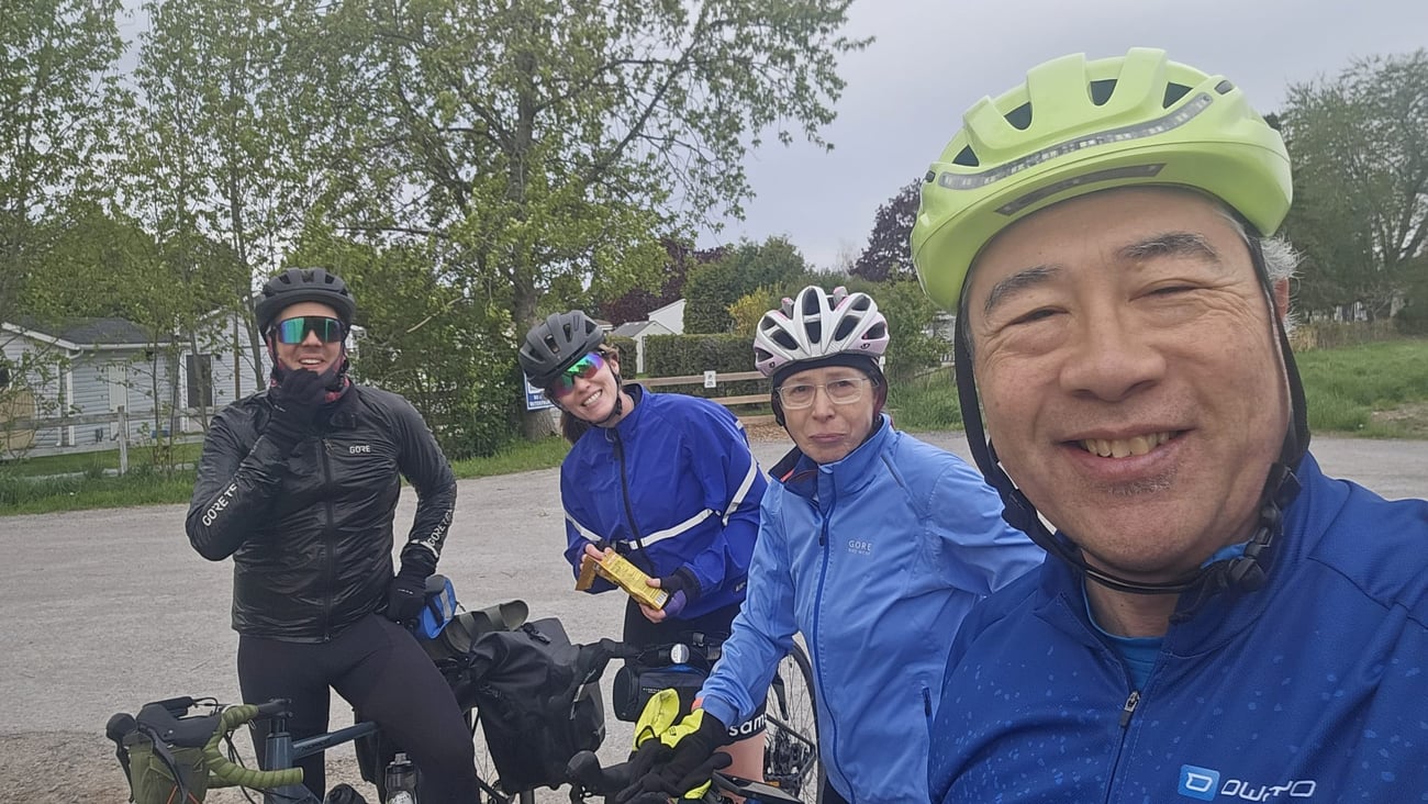 Dr. Jacques Lee poses for a selfie along with some of his riding companions. (Canadian Association of Emergency Physicians)