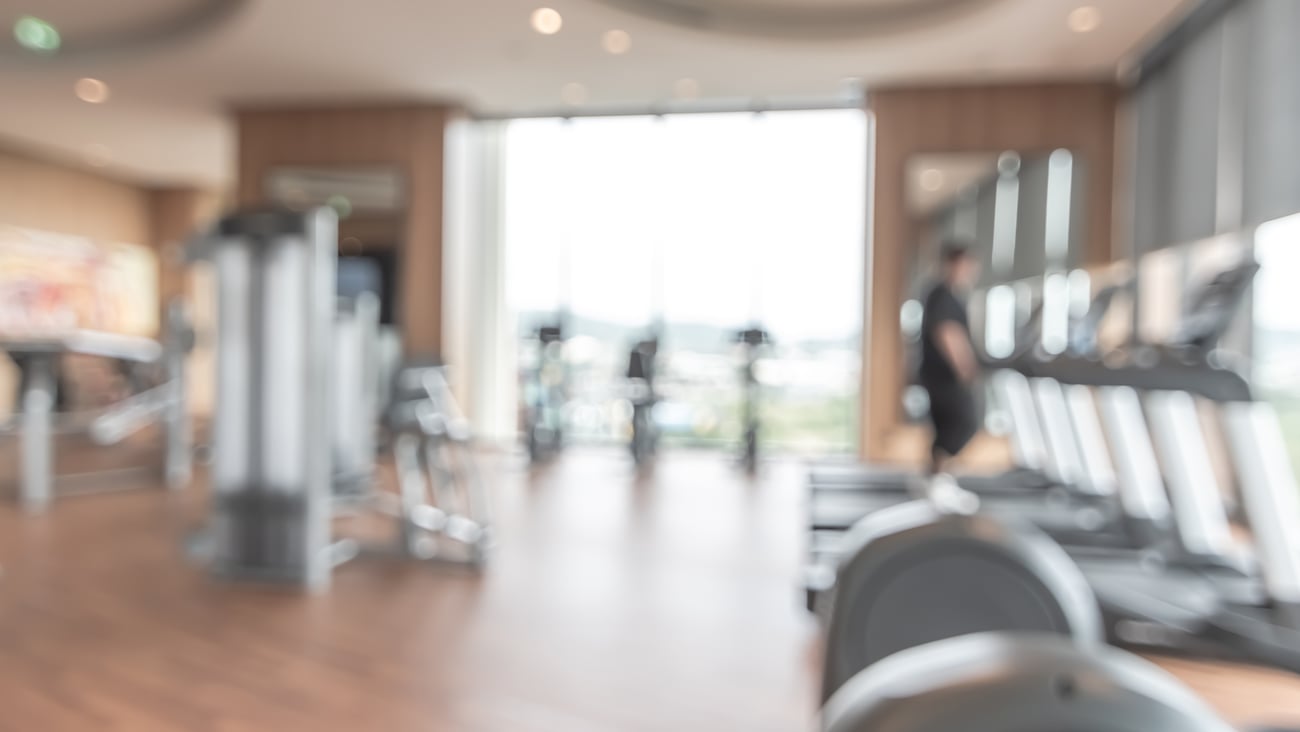 A blurry image of a gym.