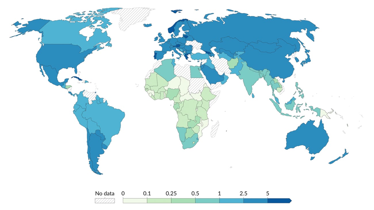 Map of the world with data about the number of doctors