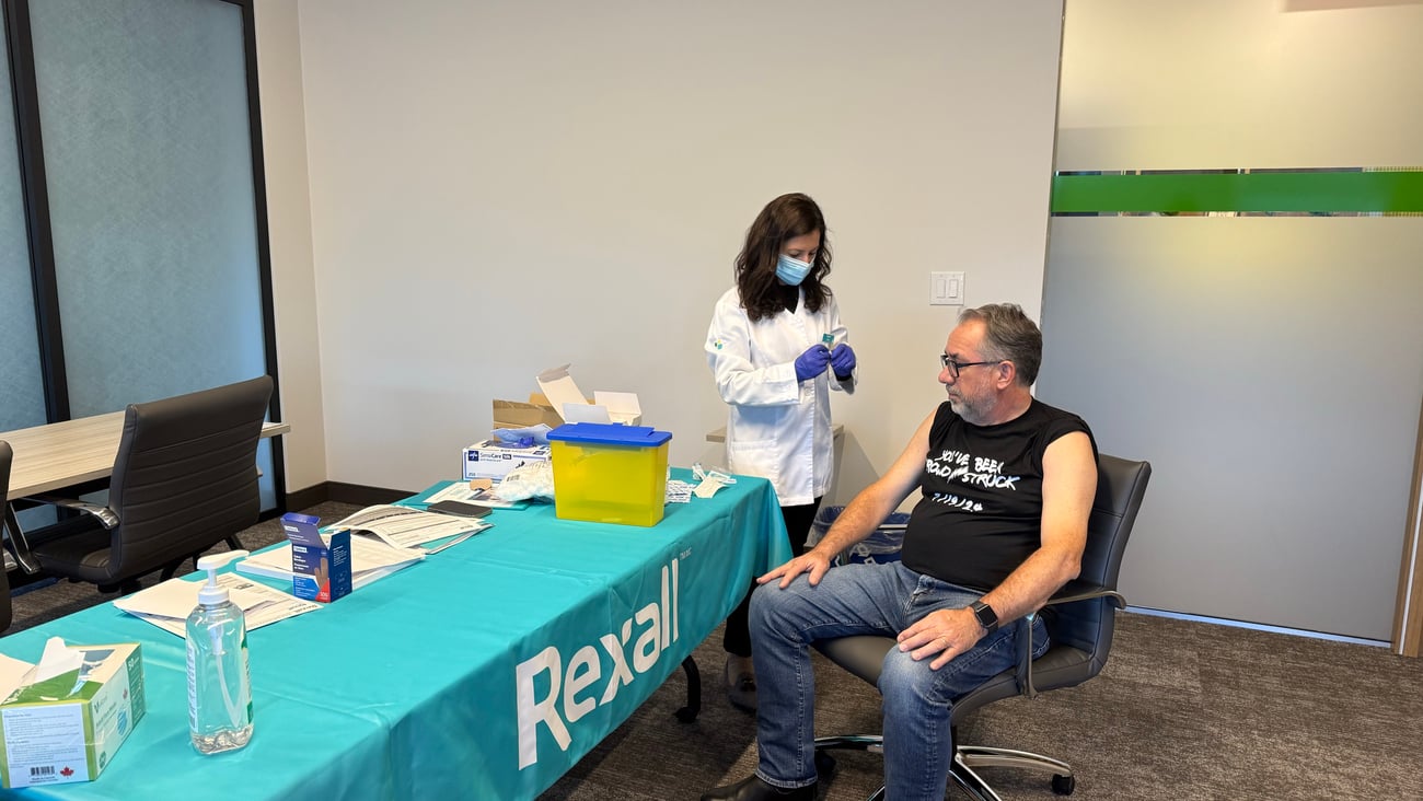 A Rexall mobile vaccination clinic outside a hockey game in Ottawa. (Rexall)