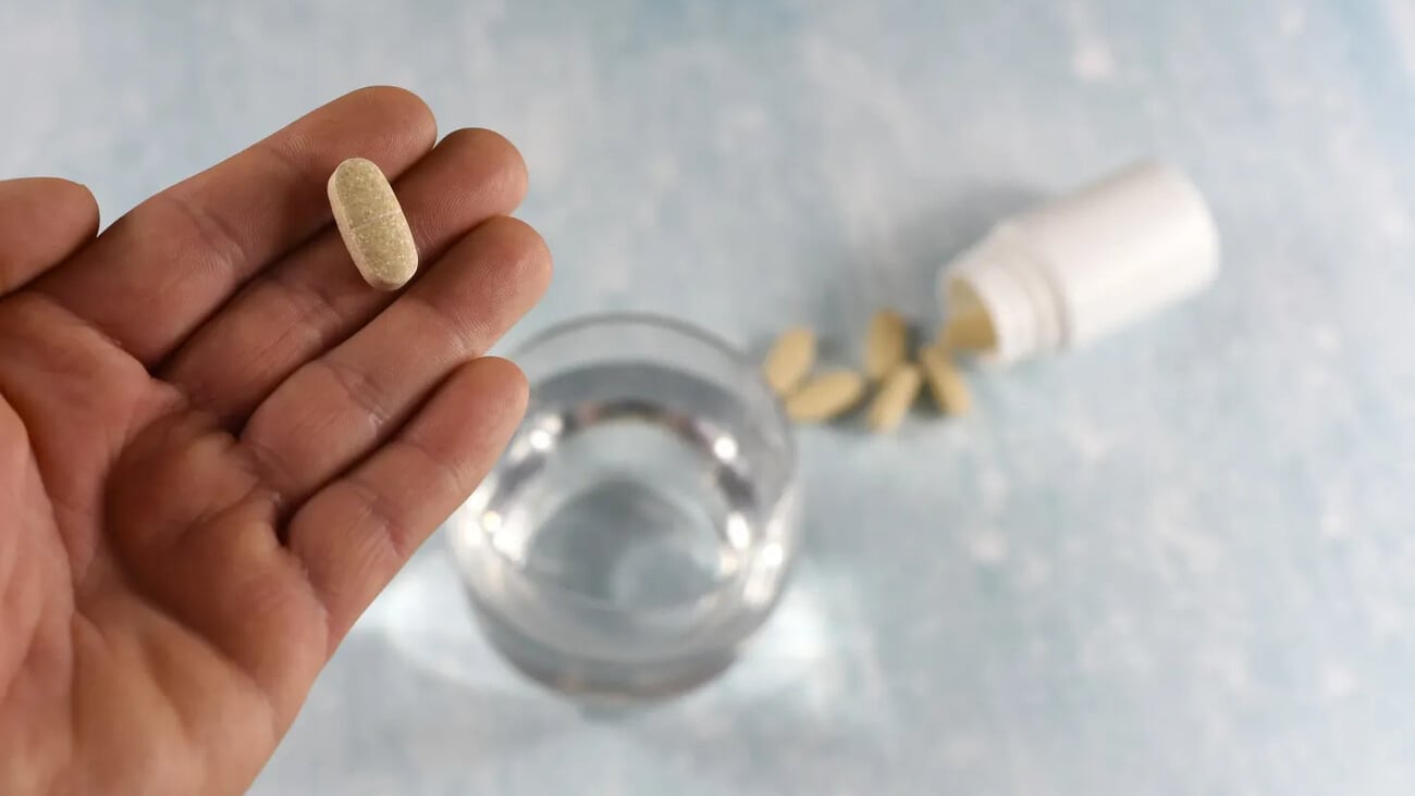 Mens 25 essential multivitamins and minerals with maca root, panax ginseng.; Shutterstock ID 2719898633