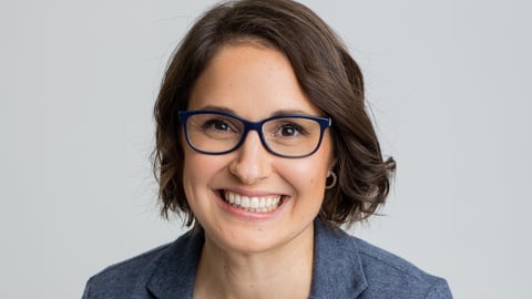 woman-with-glasses-smiling