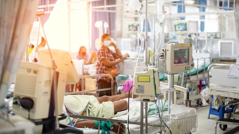 Many patients hospitalized with ventilators