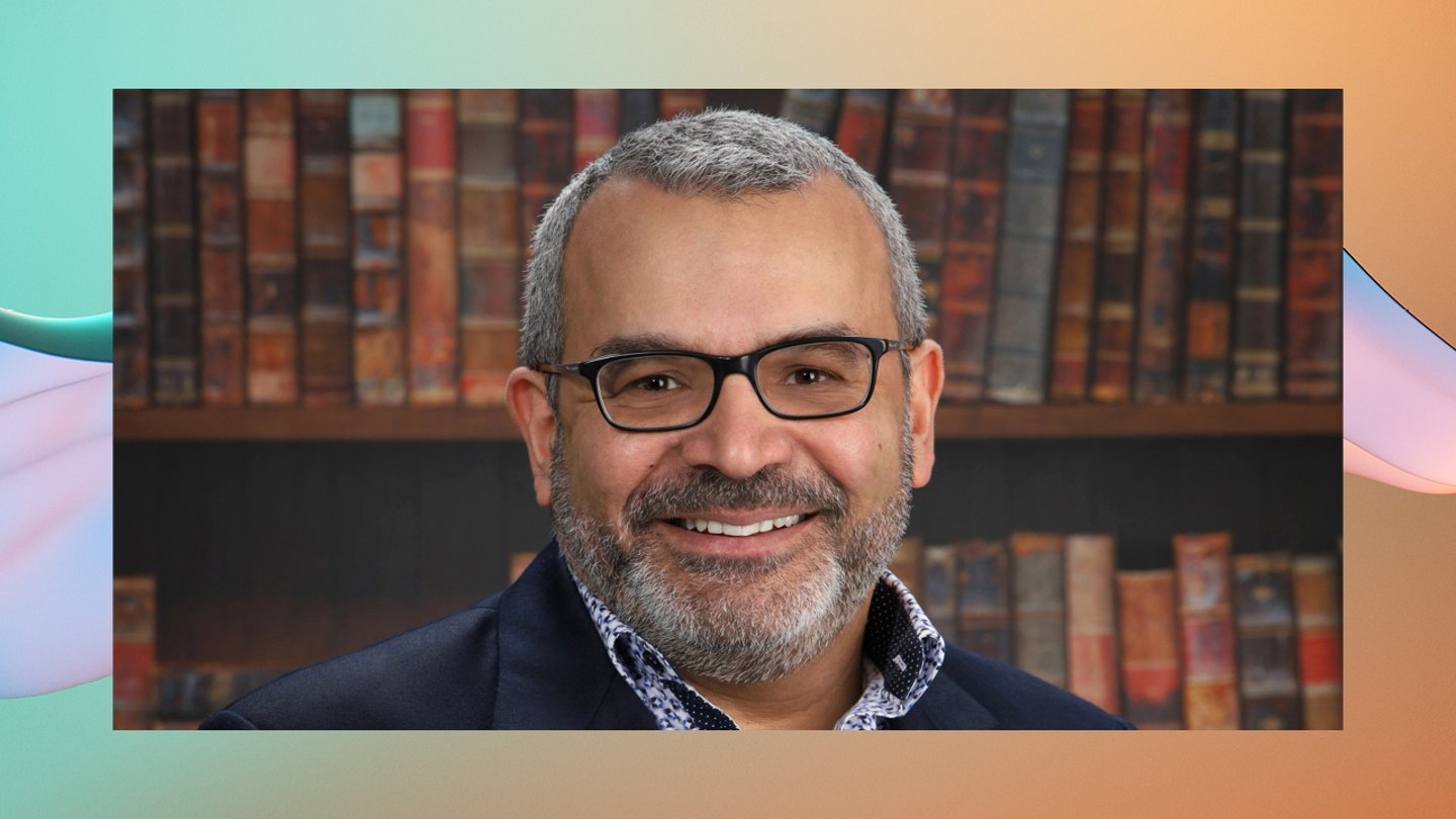 Sherif Hanafy Mahmoud smiling for a photo